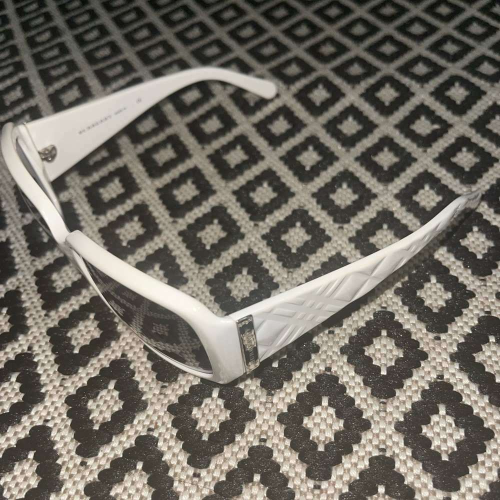 Burberry sunglasses